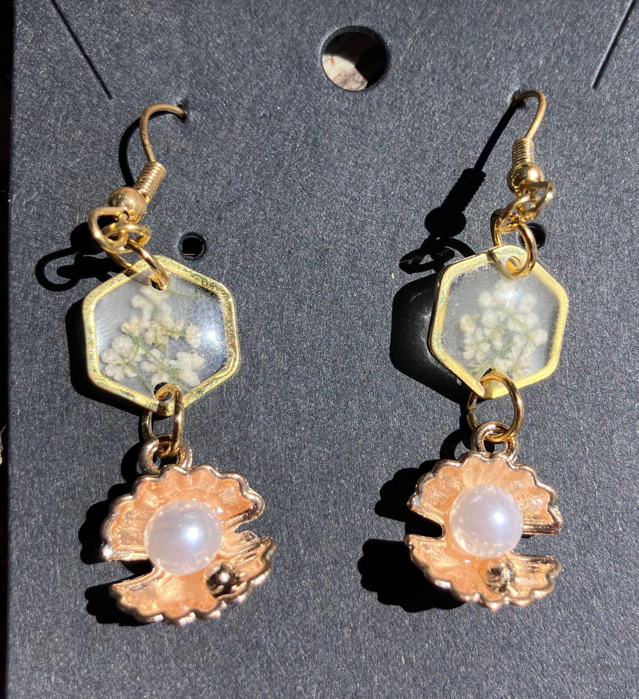 Pressed dried flowers in UV resin with clams & pearls earrings