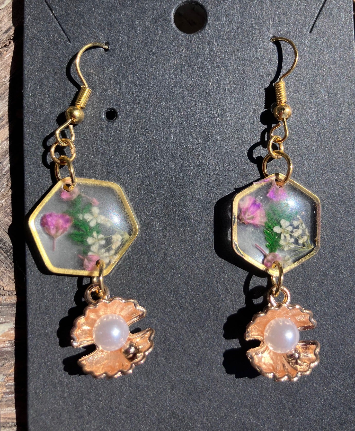 Pressed dried flowers in UV resin with clams & pearls earrings