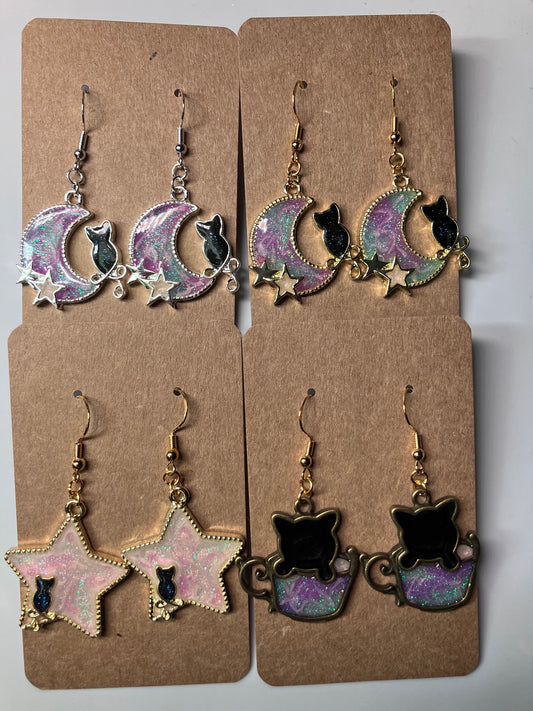 ******NEW****** Kitty earrings made with metal & UV resin