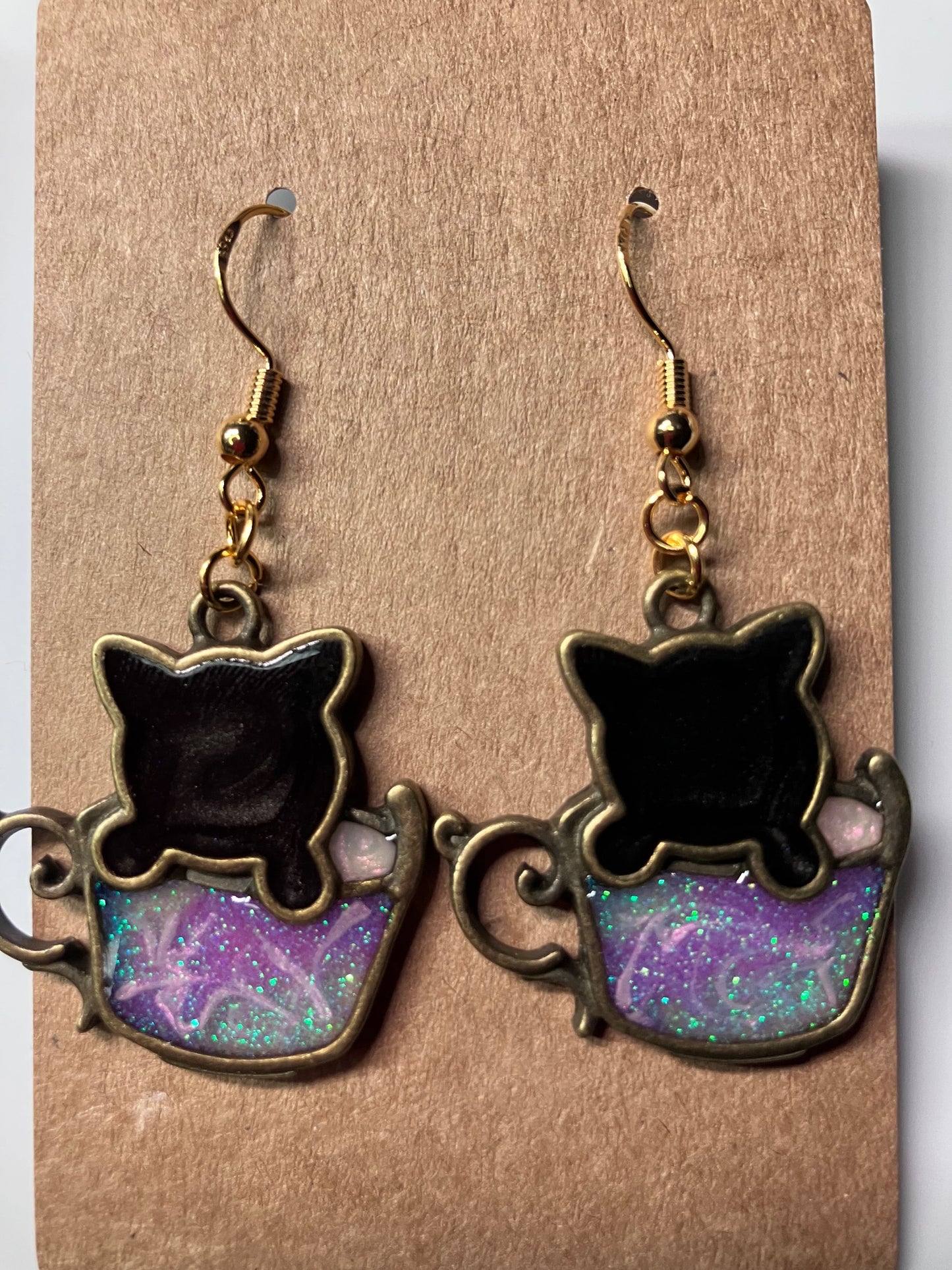 ******NEW****** Kitty earrings made with metal & UV resin