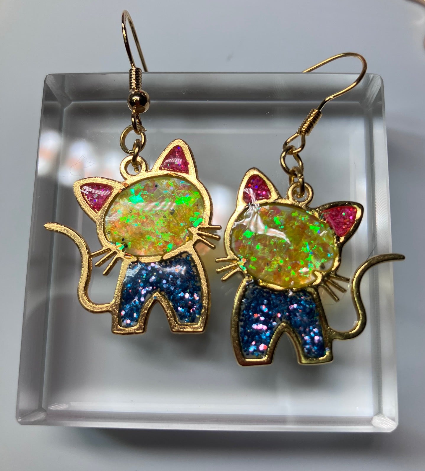 ****NEW**** Glitzy Kitty earrings made with metal & UV resin